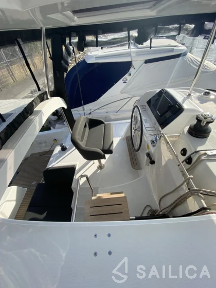 Lagoon 42 - Yacht Charter Sailica
