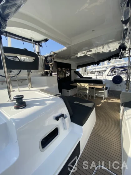Lagoon 42 - Yacht Charter Sailica