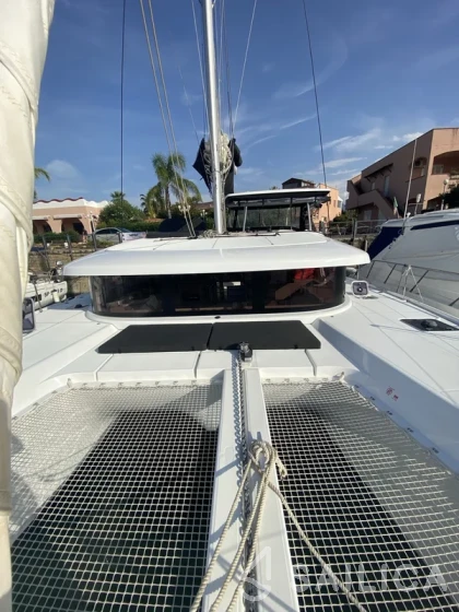 Lagoon 42 - Yacht Charter Sailica
