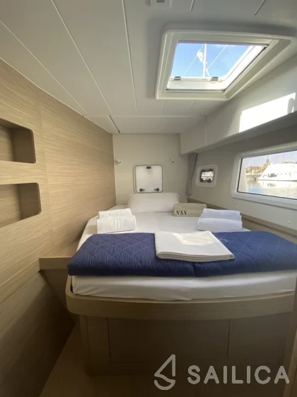Lagoon 42 - Yacht Charter Sailica