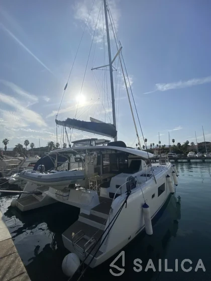 Lagoon 42 - Yacht Charter Sailica