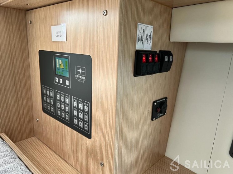 Bavaria C42 - Yacht Charter Sailica