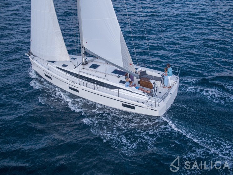 Bavaria C42 - Yacht Charter Sailica