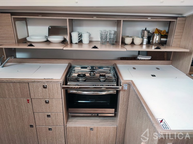 Bavaria C42 - Yacht Charter Sailica