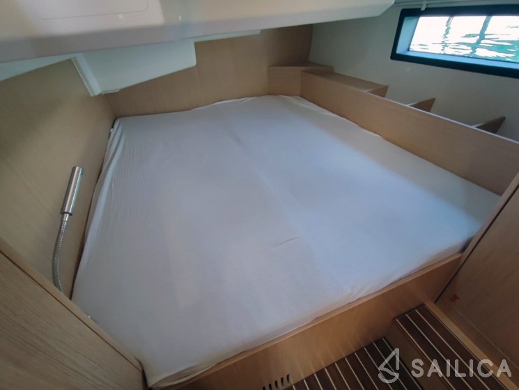 Bavaria C42 - Yacht Charter Sailica