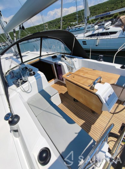 Bavaria C42 - Yacht Charter Sailica