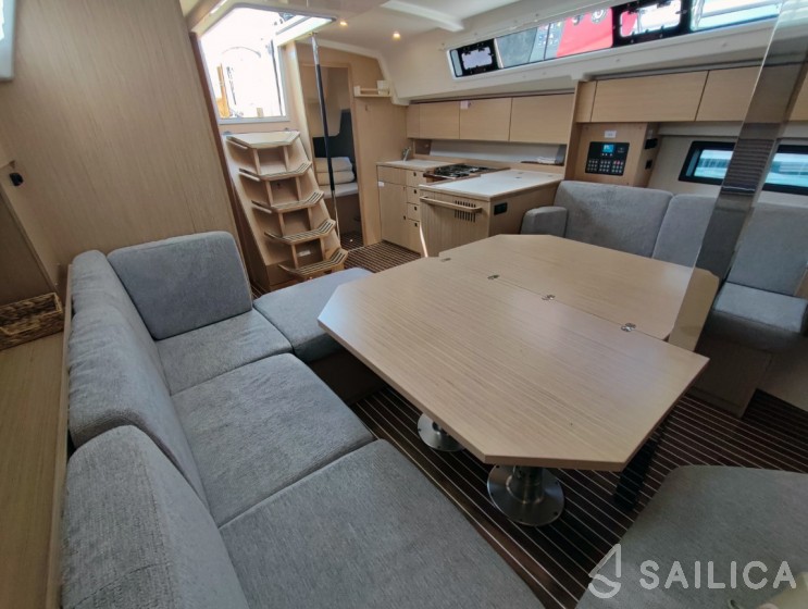 Bavaria C42 - Yacht Charter Sailica