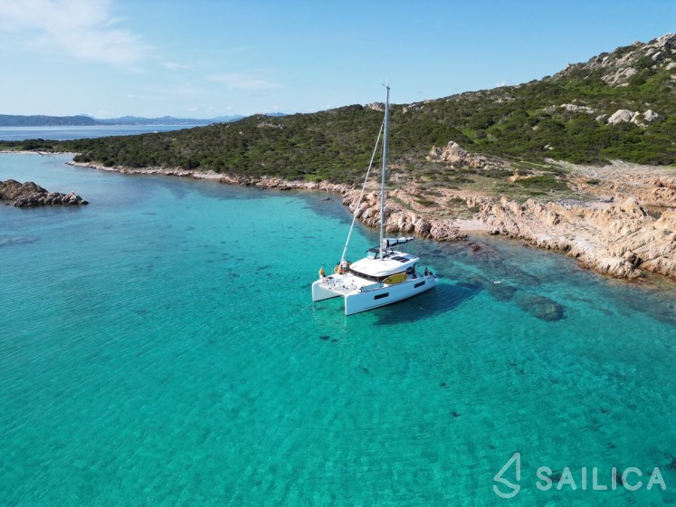 Lagoon 40 - Yacht Charter Sailica