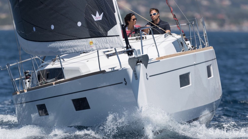 Oceanis 38.1 - Yacht Charter Sailica