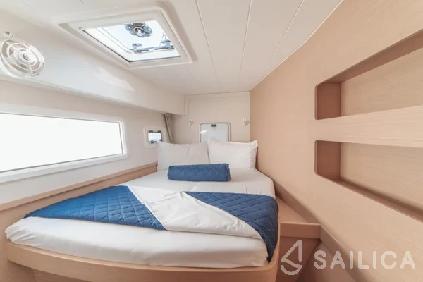 Lagoon 42 - Yacht Charter Sailica