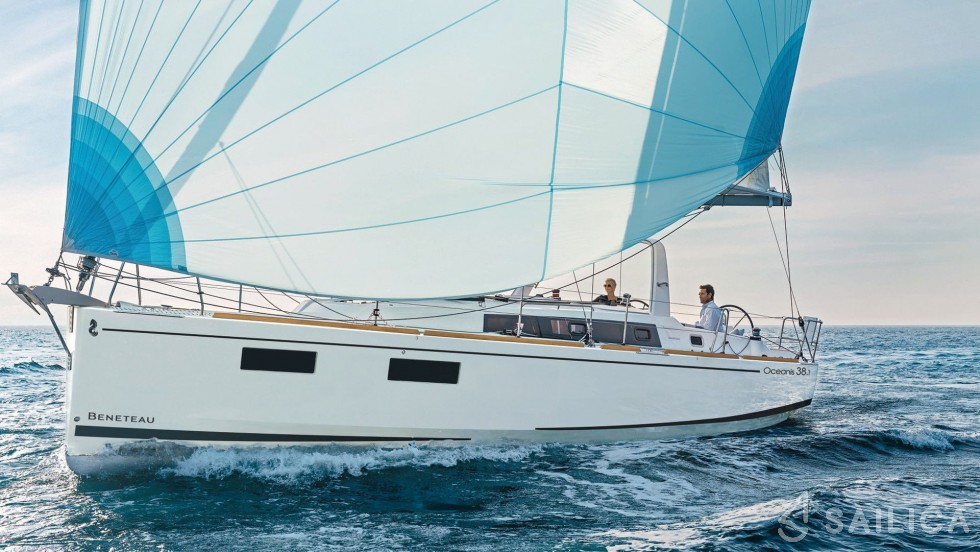 Oceanis 38.1 - Yacht Charter Sailica