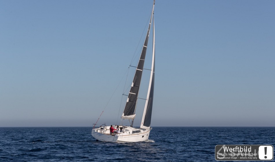 Oceanis 38.1 - Yacht Charter Sailica