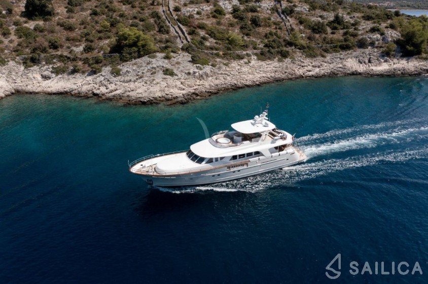 Motoryacht - Yacht Charter Sailica