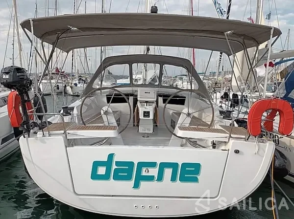 Hanse 418 - Yacht Charter Sailica