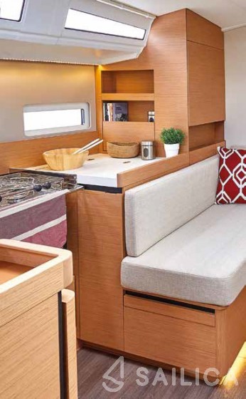 Sun Odyssey 410 - Yacht Charter Sailica