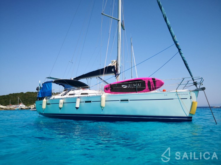 Beneteau 393 - Yacht Charter Sailica