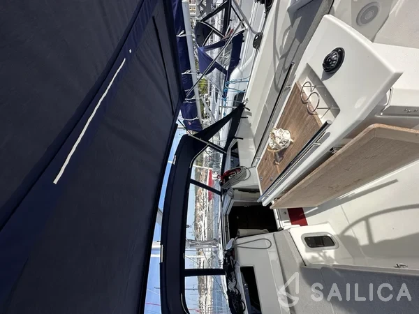 Oceanis 40.1 - Yacht Charter Sailica