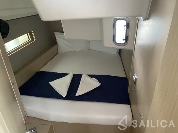 Oceanis 40.1 - Yacht Charter Sailica