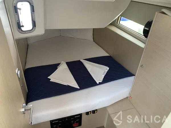 Oceanis 40.1 - Yacht Charter Sailica