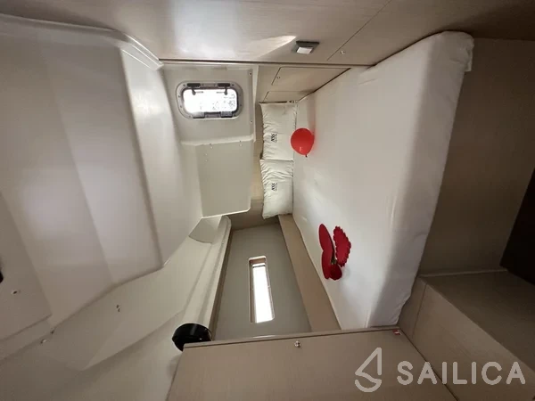 Oceanis 40.1 - Yacht Charter Sailica