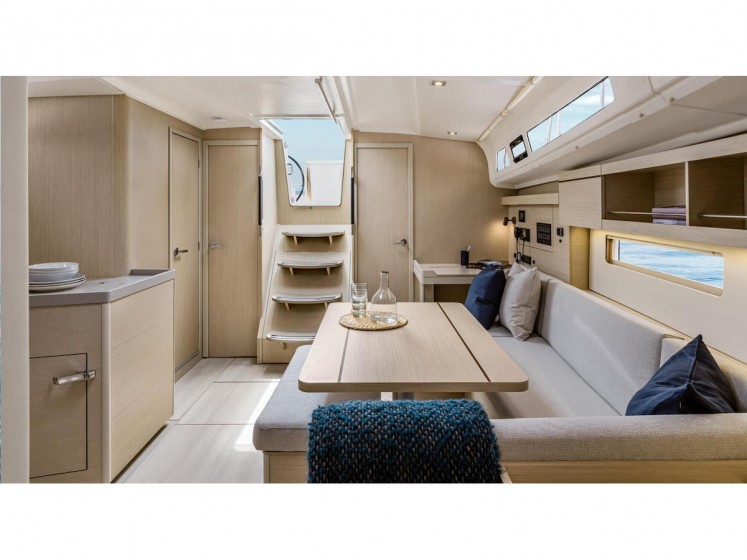 Oceanis 40.1 - Yacht Charter Sailica
