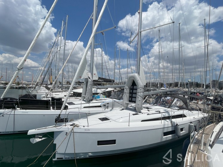 Oceanis 40.1 - Yacht Charter Sailica
