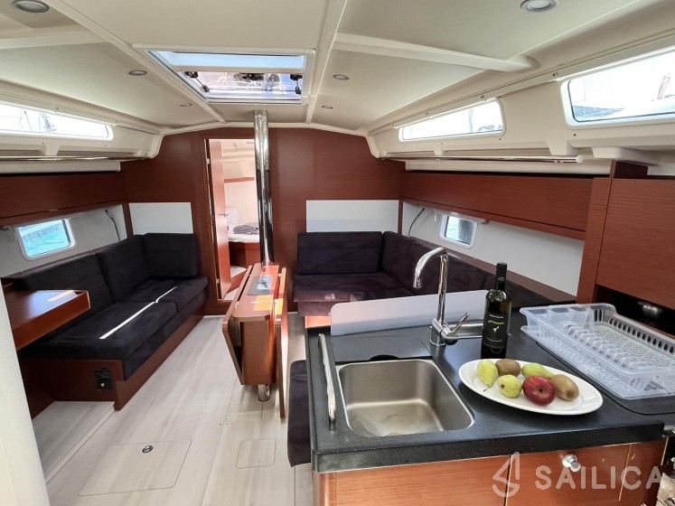 Hanse 418 - Yacht Charter Sailica