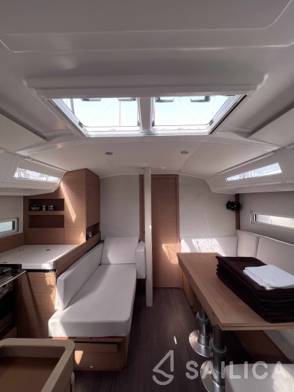 Sun Odyssey 410 - Yacht Charter Sailica