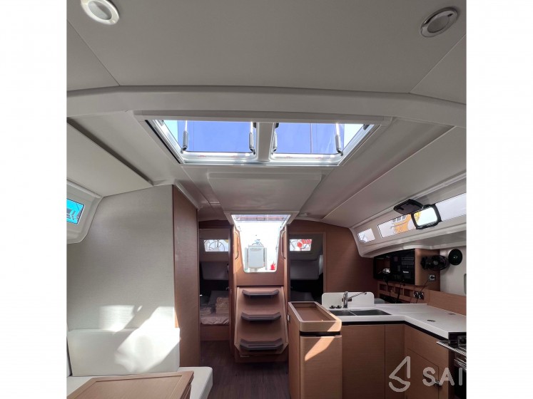 Sun Odyssey 410 - Yacht Charter Sailica