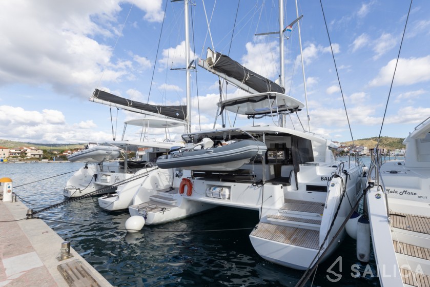 Lagoon 46  - Yacht Charter Sailica