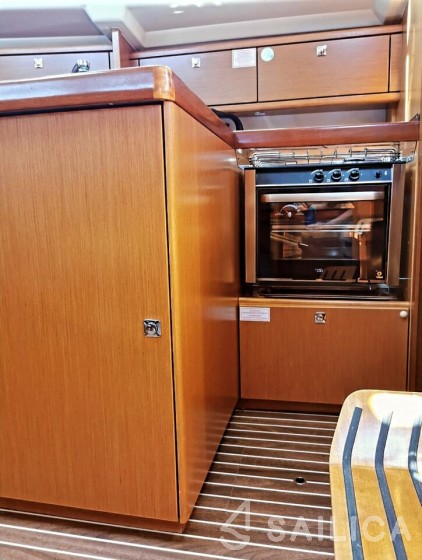 Bavaria 34 Cruiser - Yacht Charter Sailica