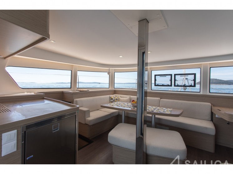Lagoon 42 - Yacht Charter Sailica