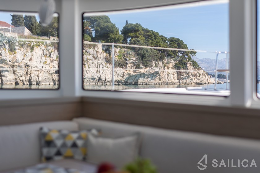 Lagoon 42 - Yacht Charter Sailica