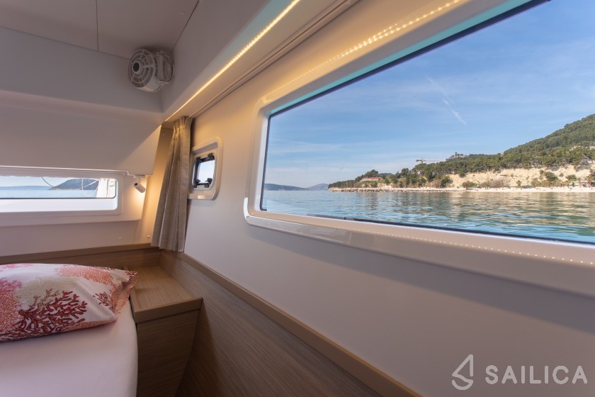 Lagoon 42 - Yacht Charter Sailica