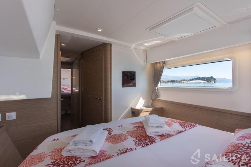 Lagoon 42 - Yacht Charter Sailica