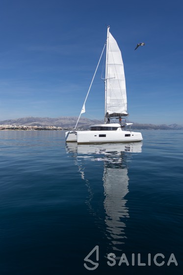 Lagoon 42 - Yacht Charter Sailica