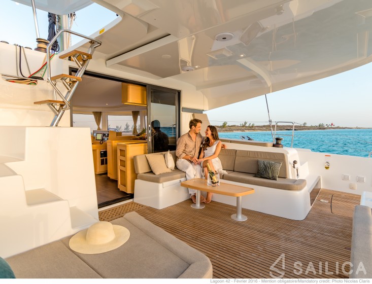 Lagoon 42 - Yacht Charter Sailica