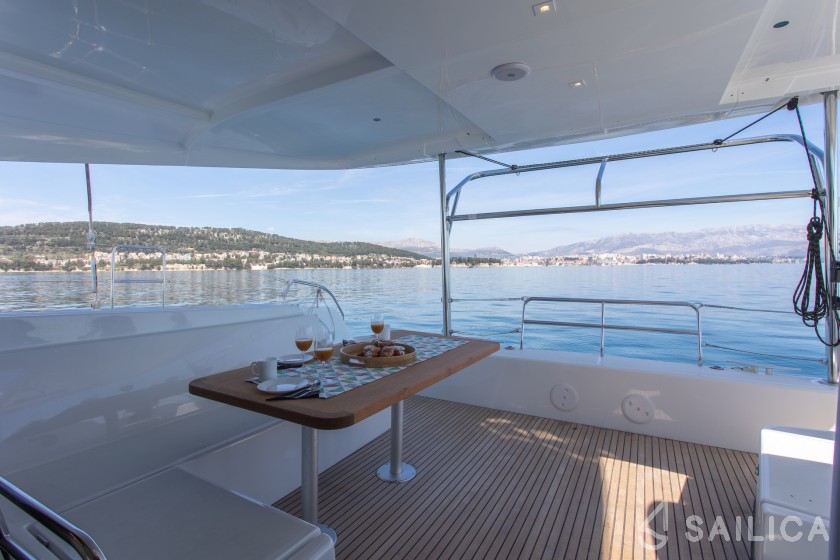 Lagoon 42 - Yacht Charter Sailica