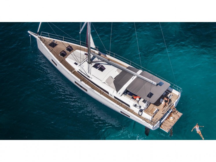 Oceanis 54 - Yacht Charter Sailica