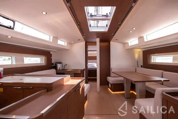 Oceanis 54 - Yacht Charter Sailica