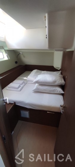 Oceanis 54 - Yacht Charter Sailica