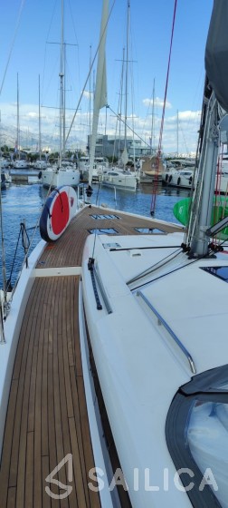 Oceanis 54 - Yacht Charter Sailica