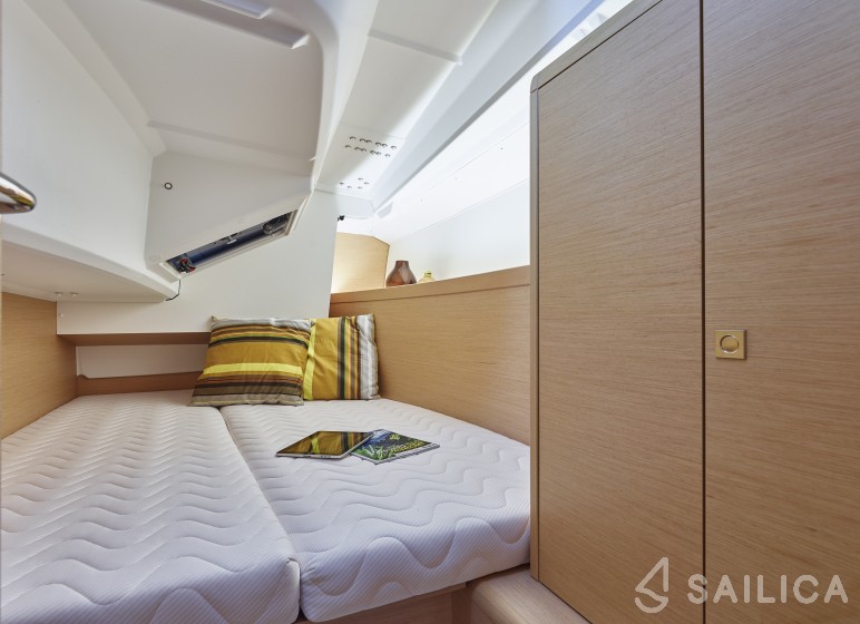 Sun Odyssey 349 - Yacht Charter Sailica
