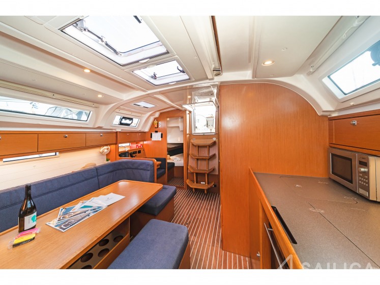 Bavaria 41 Cruiser - Yacht Charter Sailica