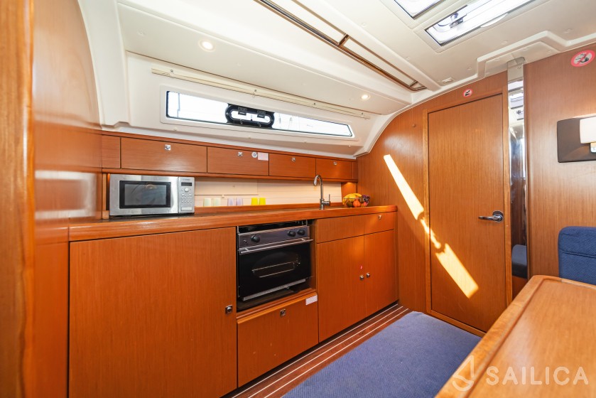 Bavaria 41 Cruiser - Yacht Charter Sailica