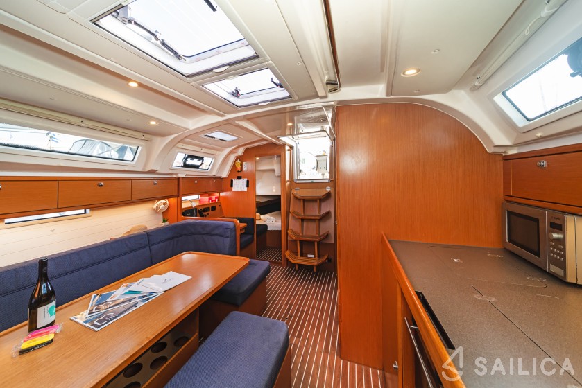 Bavaria 41 Cruiser - Yacht Charter Sailica