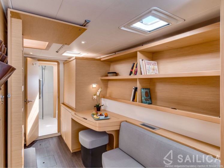 Lagoon 42 - Yacht Charter Sailica
