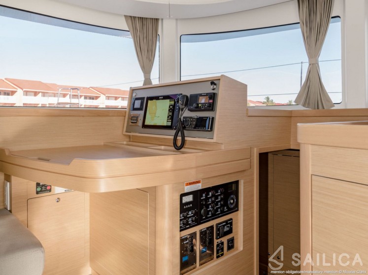 Lagoon 42 - Yacht Charter Sailica