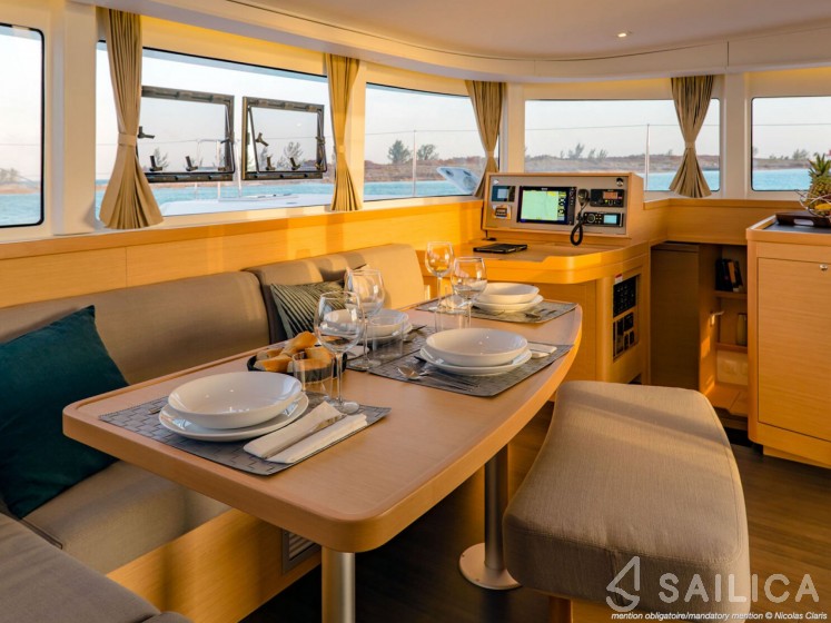 Lagoon 42 - Yacht Charter Sailica
