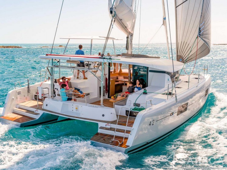 Lagoon 42 - Yacht Charter Sailica